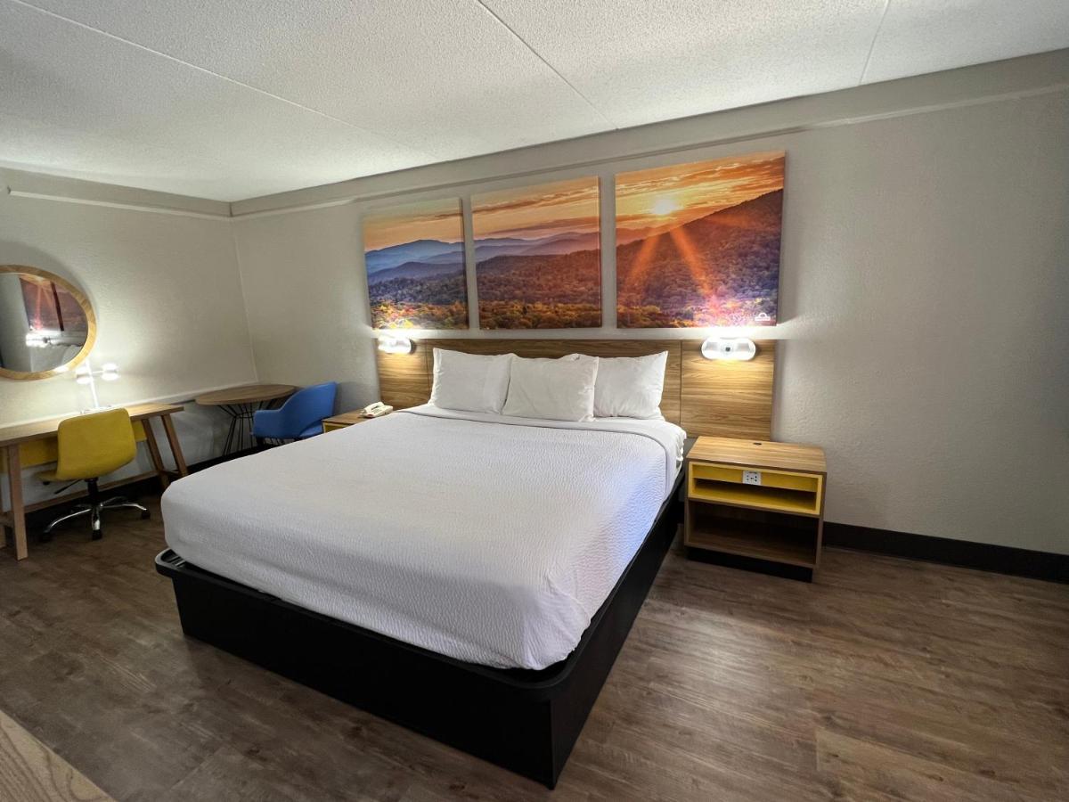 Motel Days By Wyndham Birmingham/west