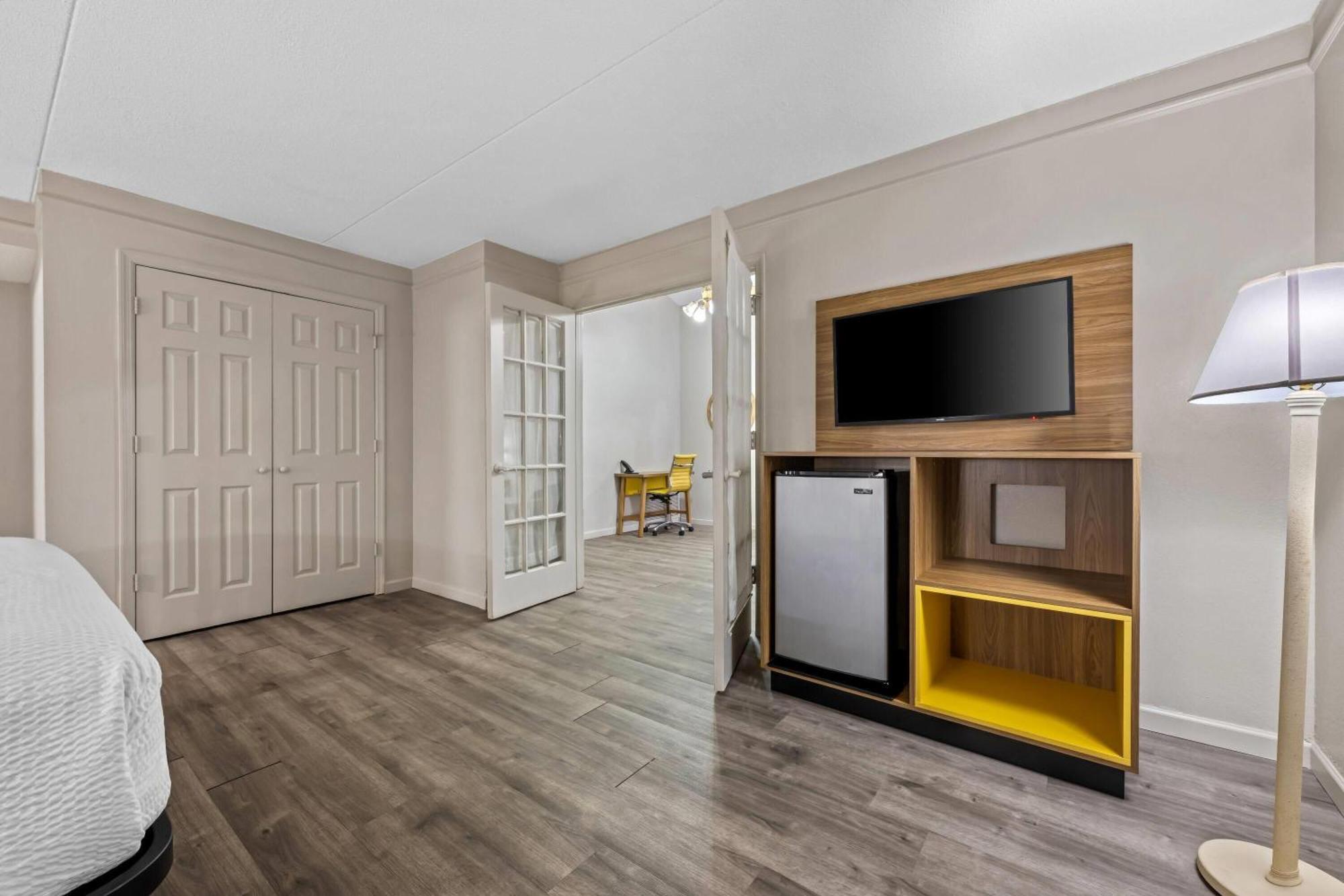 Motel Days By Wyndham Birmingham/west 2*