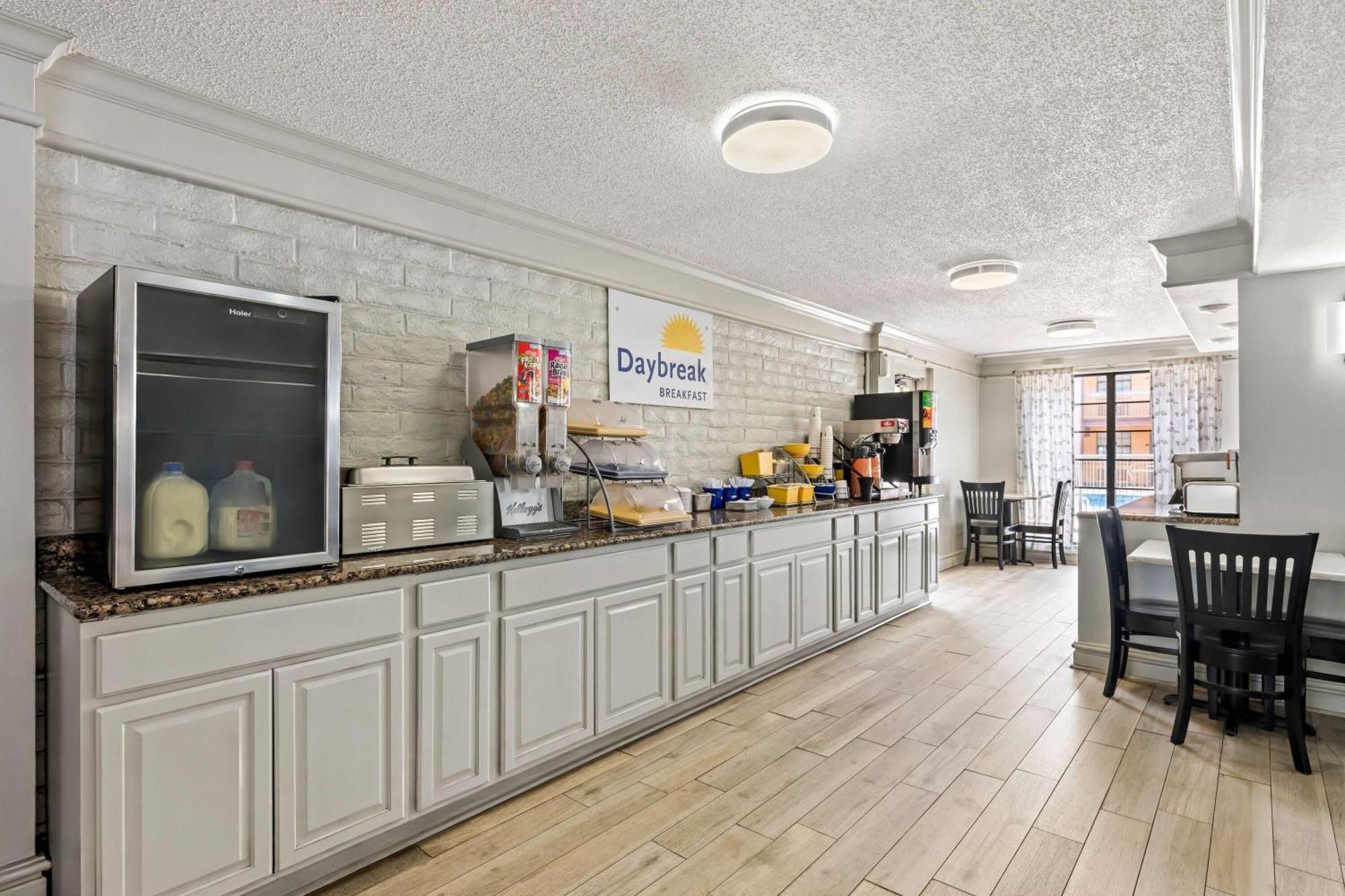 Days By Wyndham Birmingham/west Motel