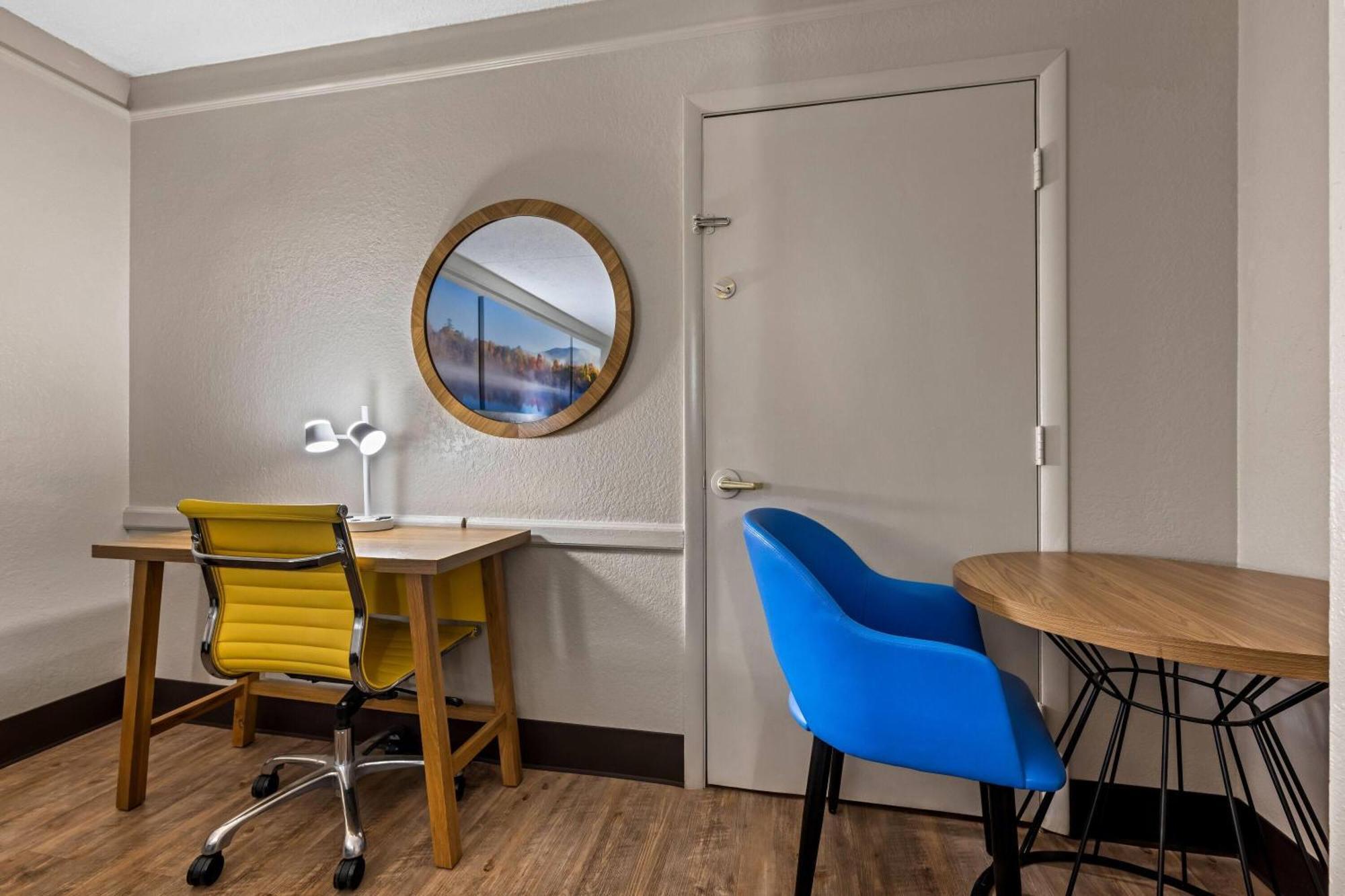 Motel Days By Wyndham Birmingham/west