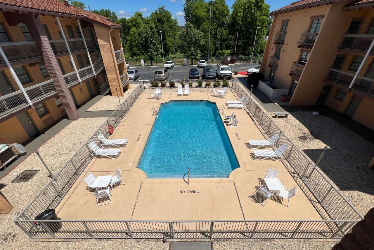 Days By Wyndham Birmingham/west 2*